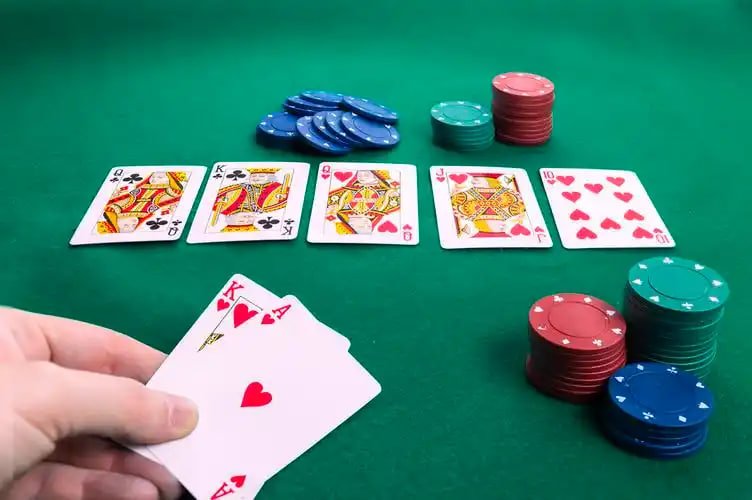 Lightning Baccarat live dealer table at pubtogel slot